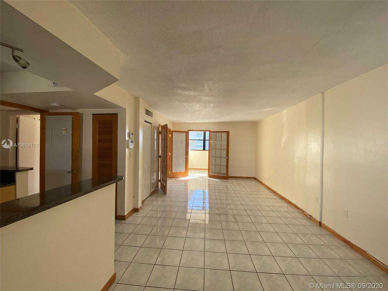2000 Biarritz Dr - Photo 1