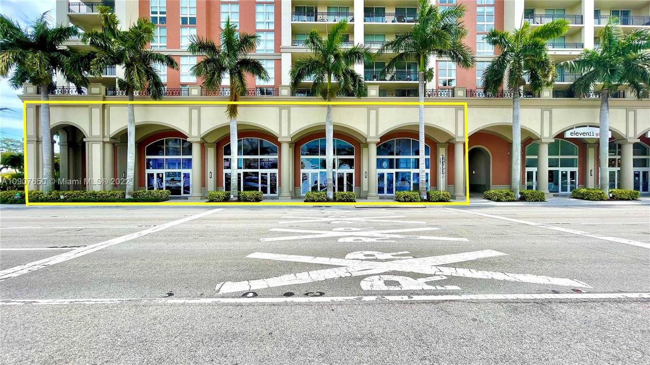 550 Okeechobee Blvd - Photo 1