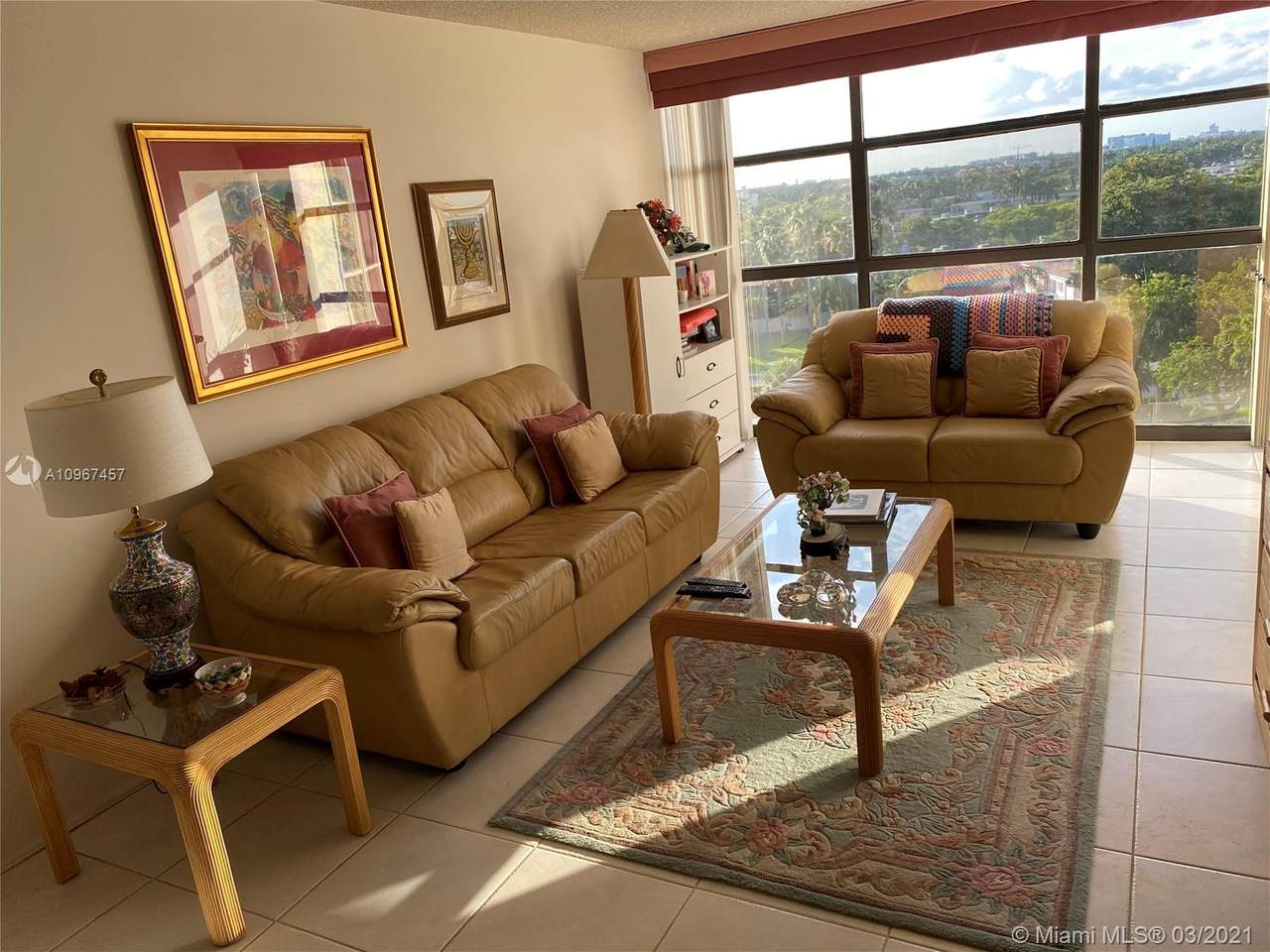 600 Parkview Dr - Photo 1