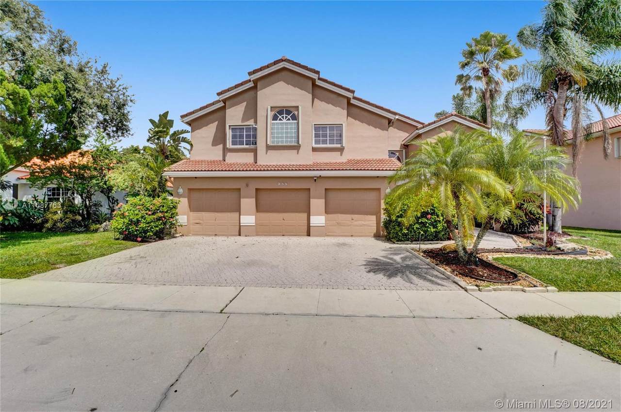 955 203rd Ave - Photo 1