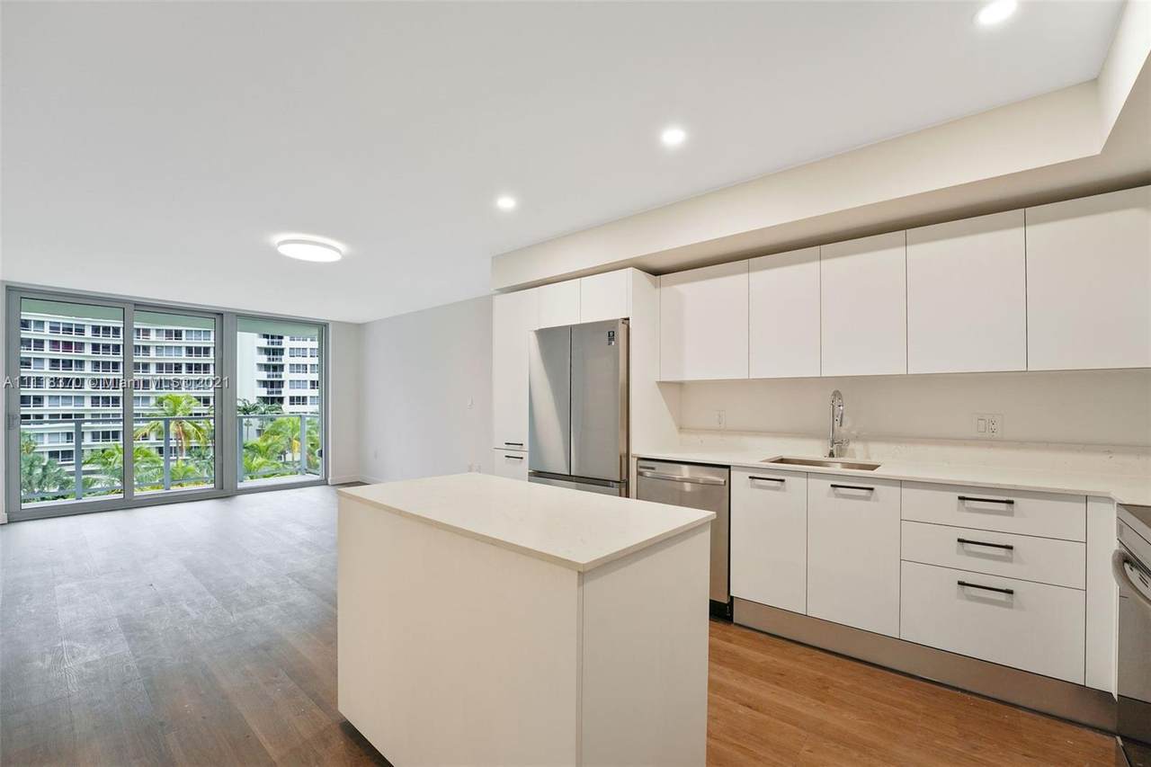 1504 Bay Rd - Photo 1