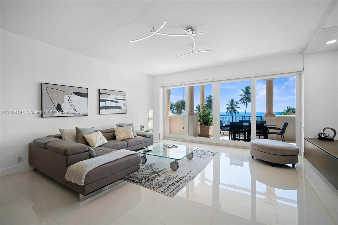 19234 Fisher Island Dr - Photo 1