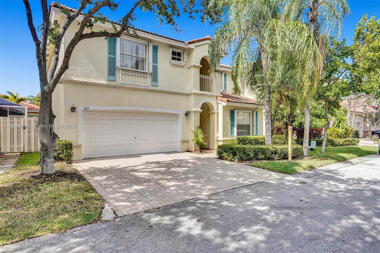 1085 Pin Oak St - Photo 1