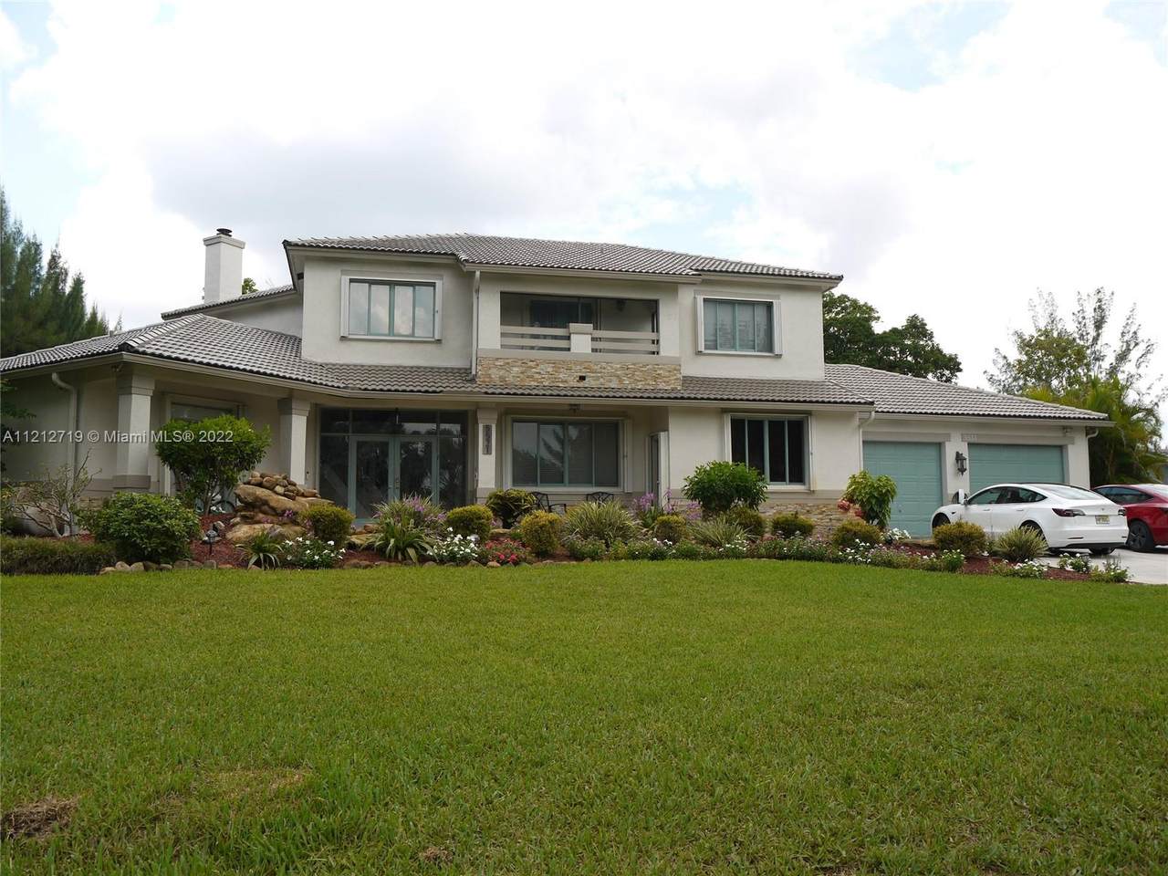 5521 Sw 109th Ave - Photo 1