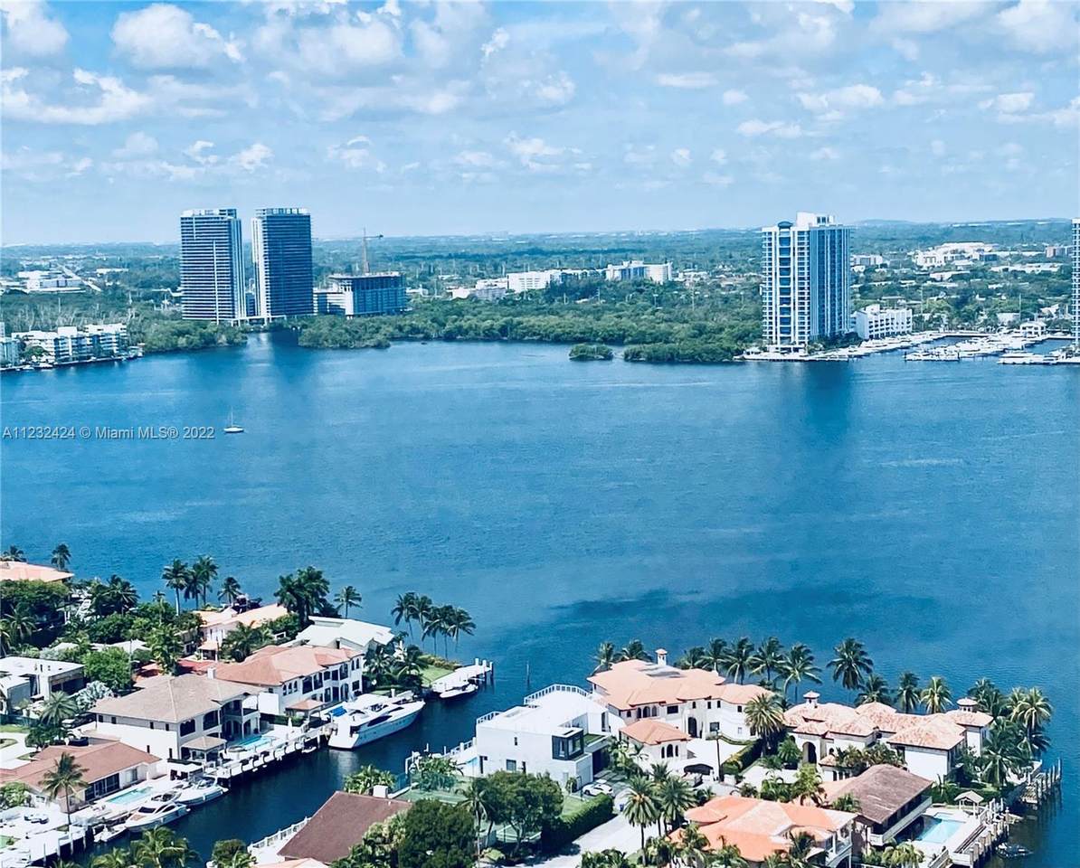 2000 Island Blvd - Photo 1