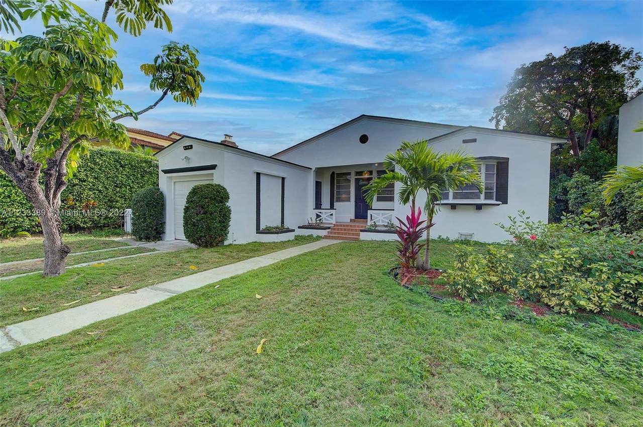 3093 Bay - Photo 1