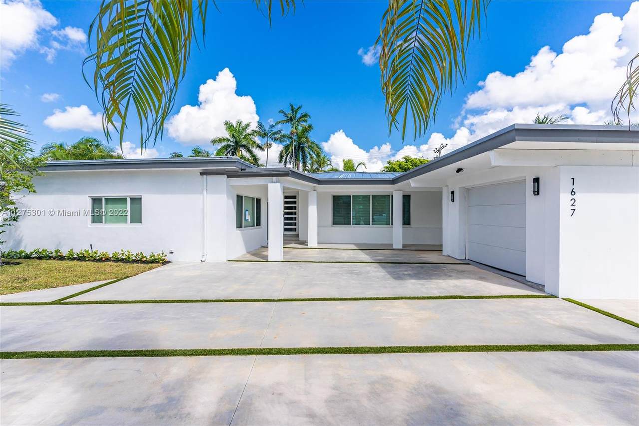 1627 Seabreeze Blvd - Photo 1