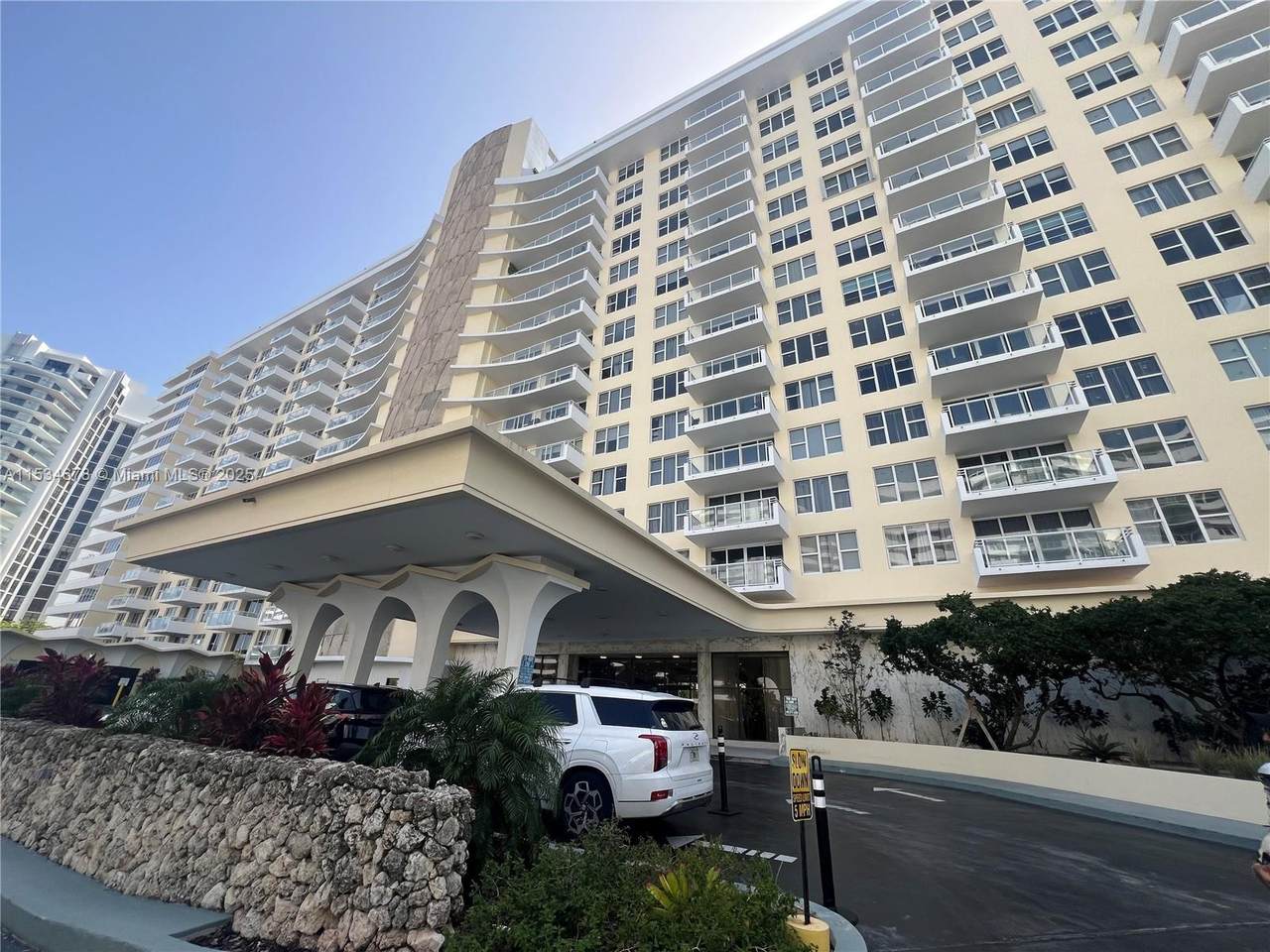 5600 Collins Ave - Photo 1