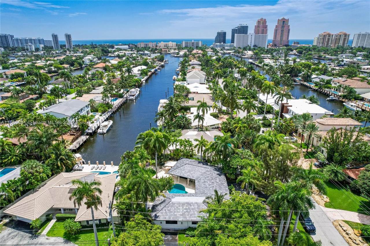 2500 Bayview Dr - Photo 1