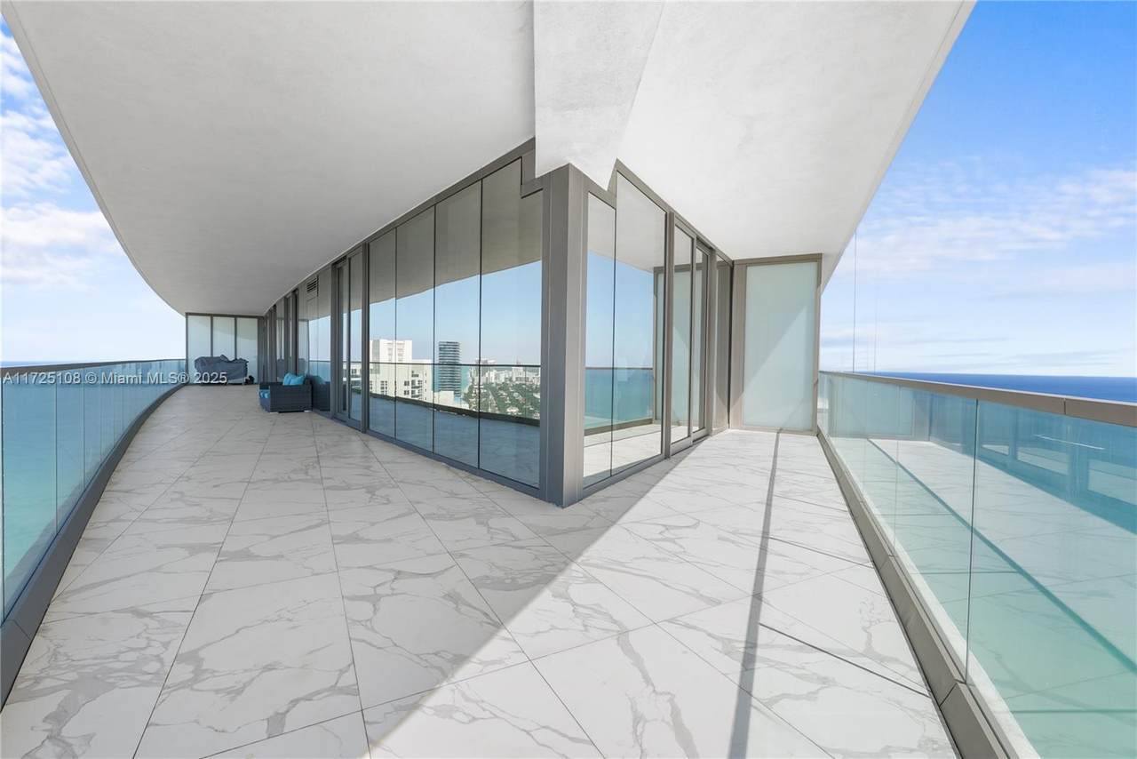 18975 Collins Ave - Photo 1