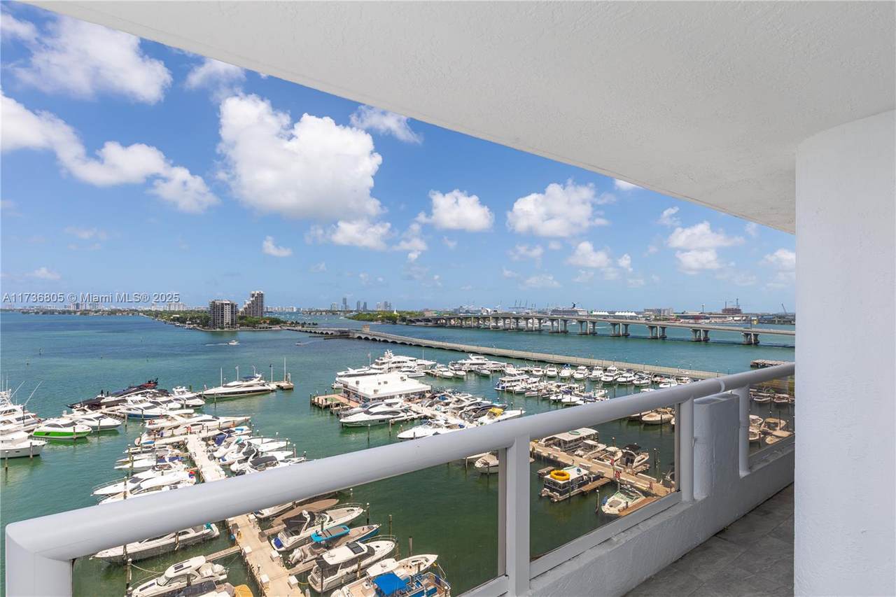 1717 Bayshore Dr - Photo 1