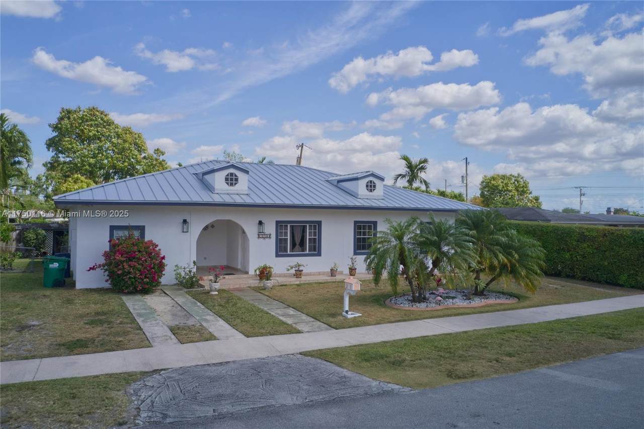 10745 Westwood Lake Dr - Photo 1