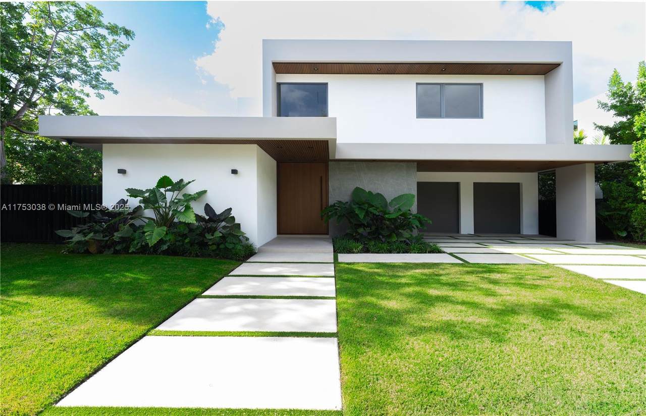 215 Shore Dr S - Photo 1