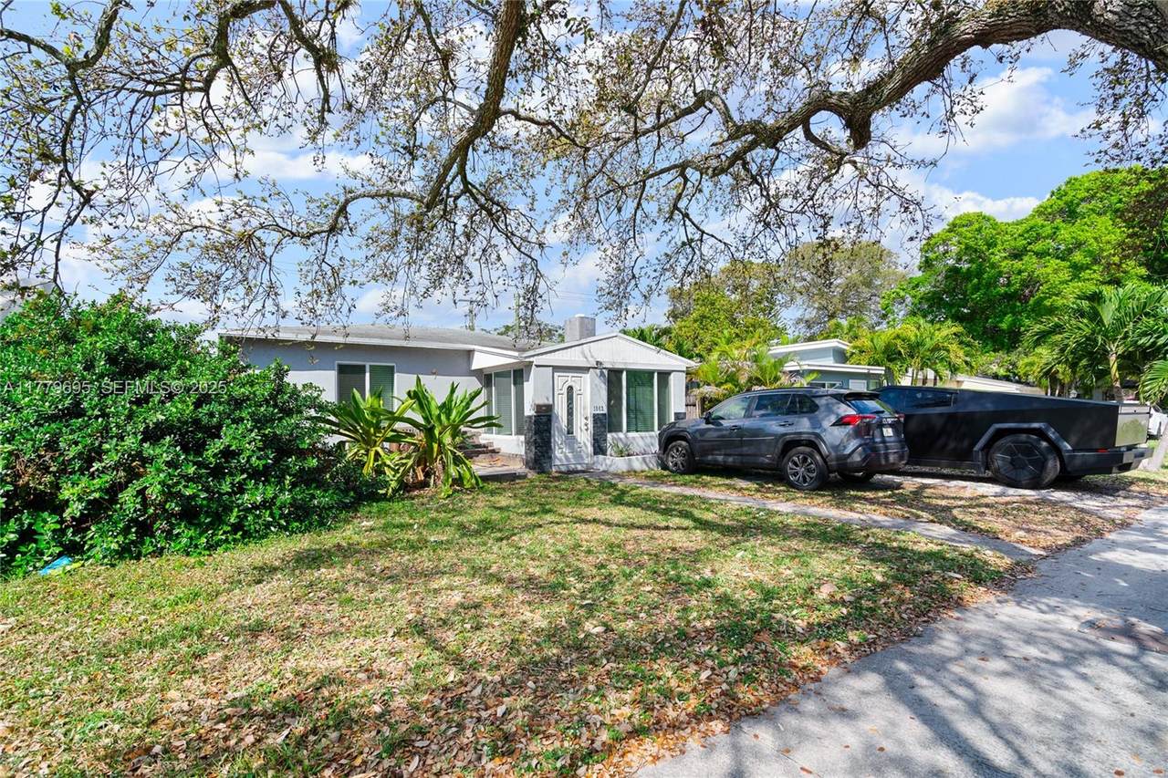 1843 4th Ave - Photo 1