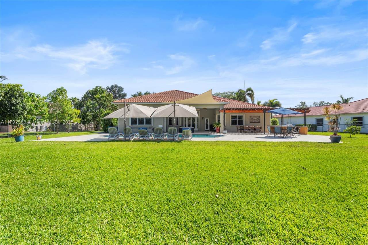 https://bt-photos.global.ssl.fastly.net/miami/1280_boomver_5_A11791368-2.jpg