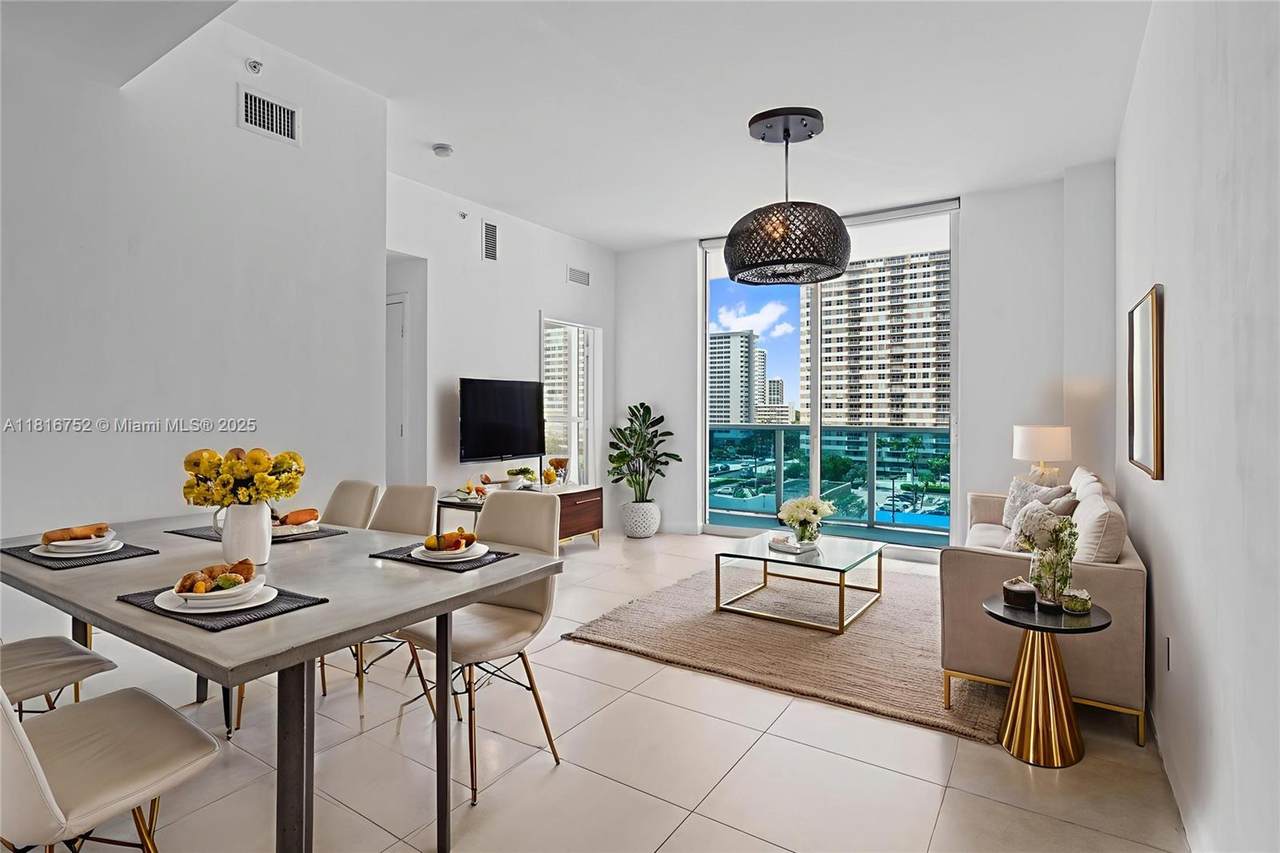 1945 Ocean Dr - Photo 1