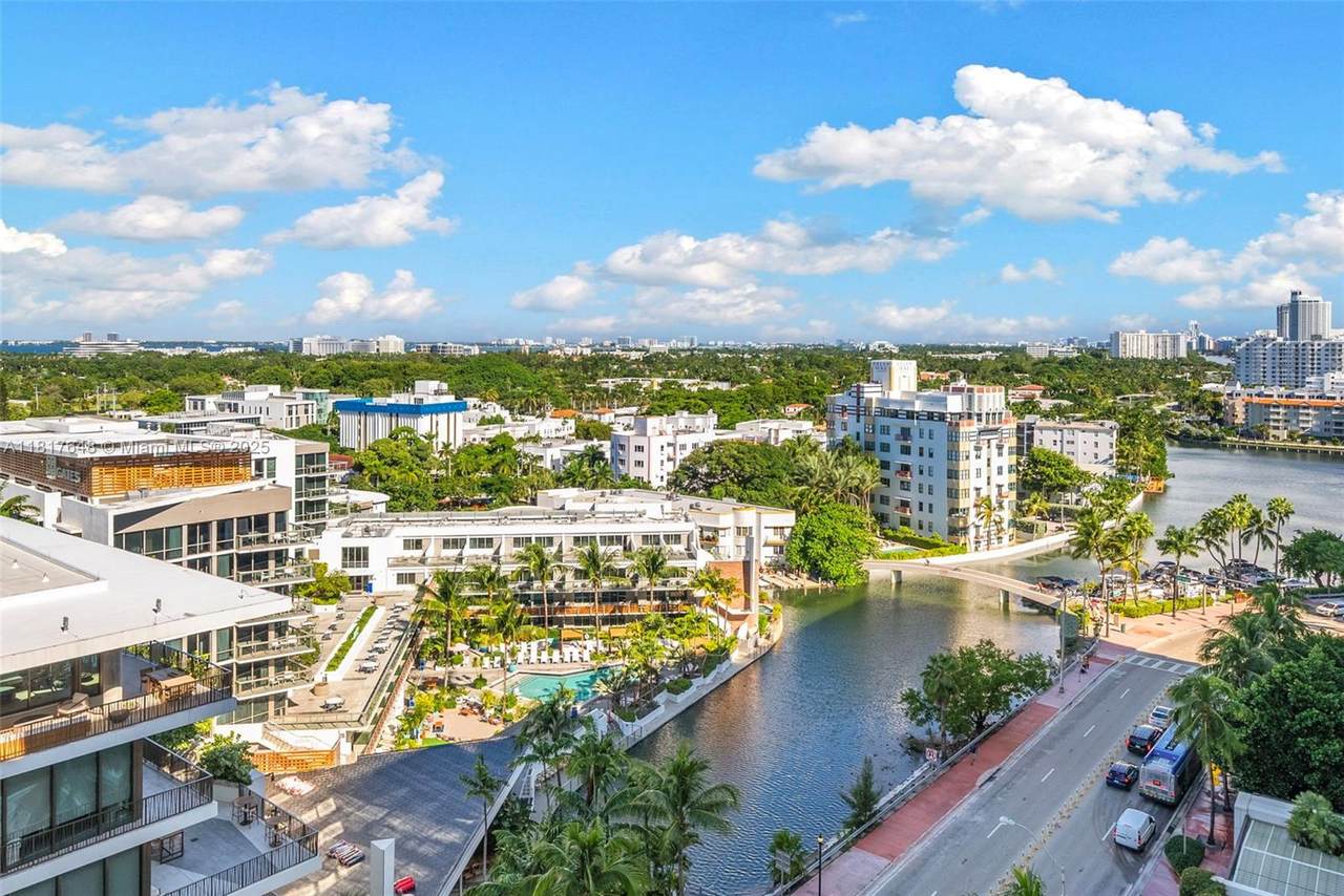 2301 Collins Ave - Photo 1