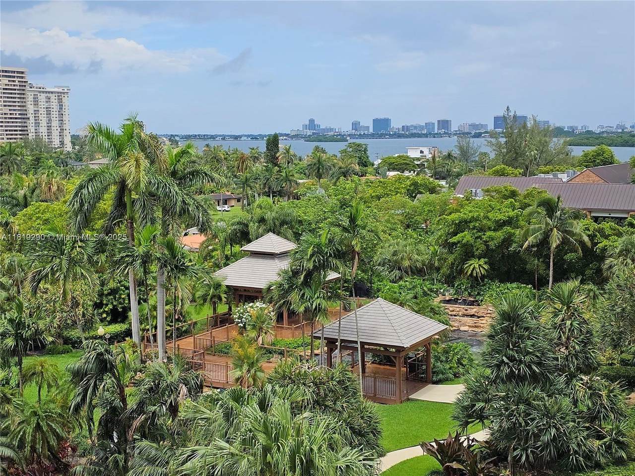 1000 Quayside Ter - Photo 1