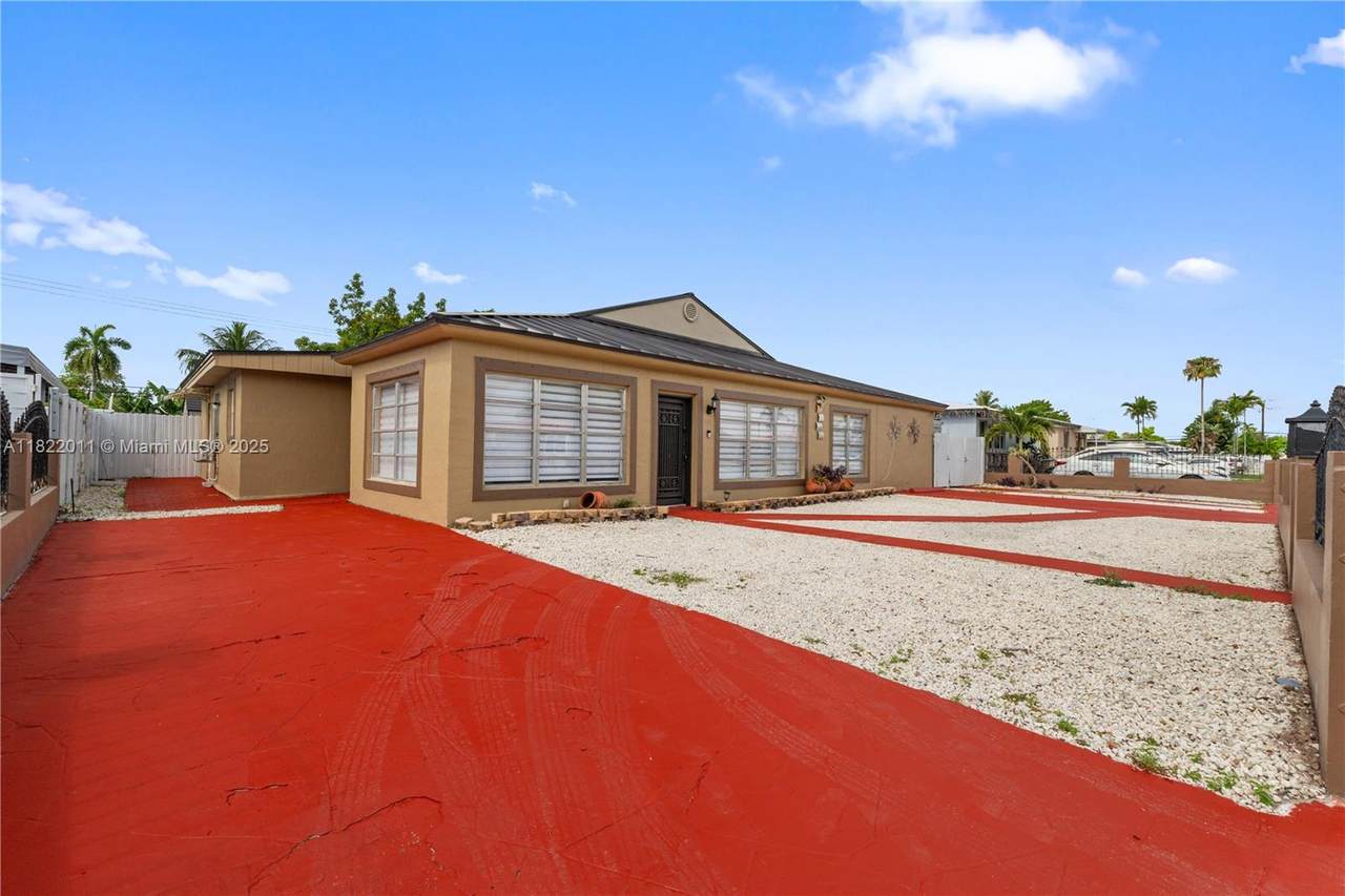 230 47th St - Photo 1