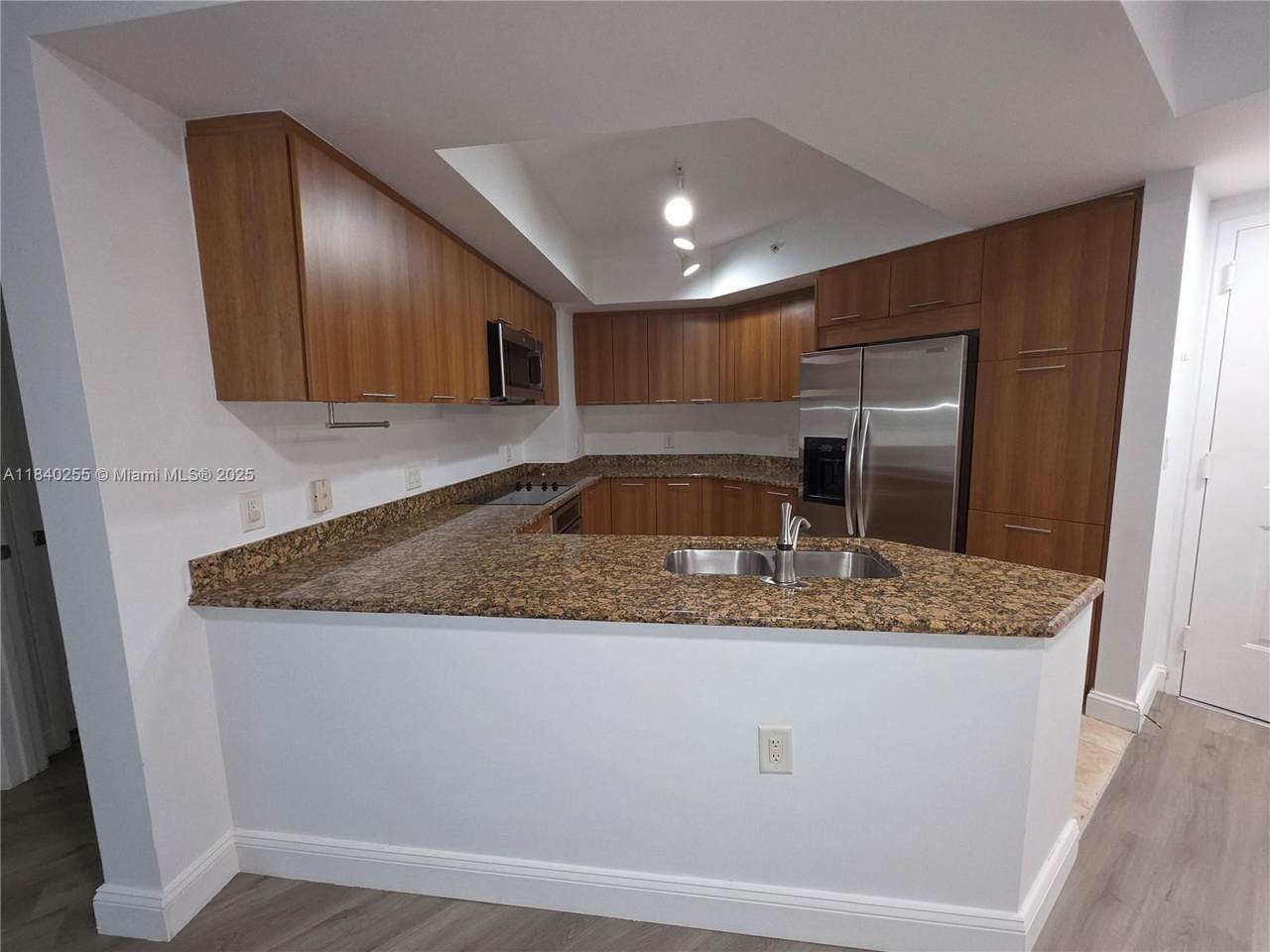 510 84th Ave - Photo 1