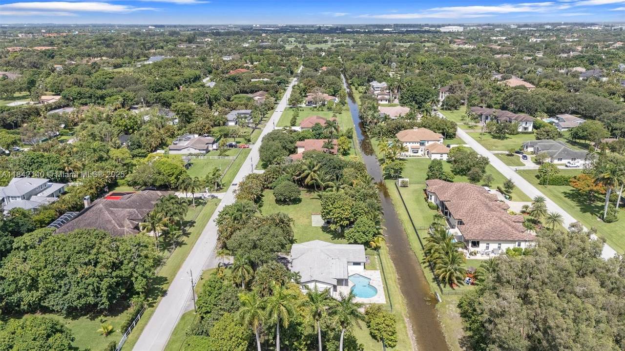 https://bt-photos.global.ssl.fastly.net/miami/1280_boomver_3_A11842140-2.jpg