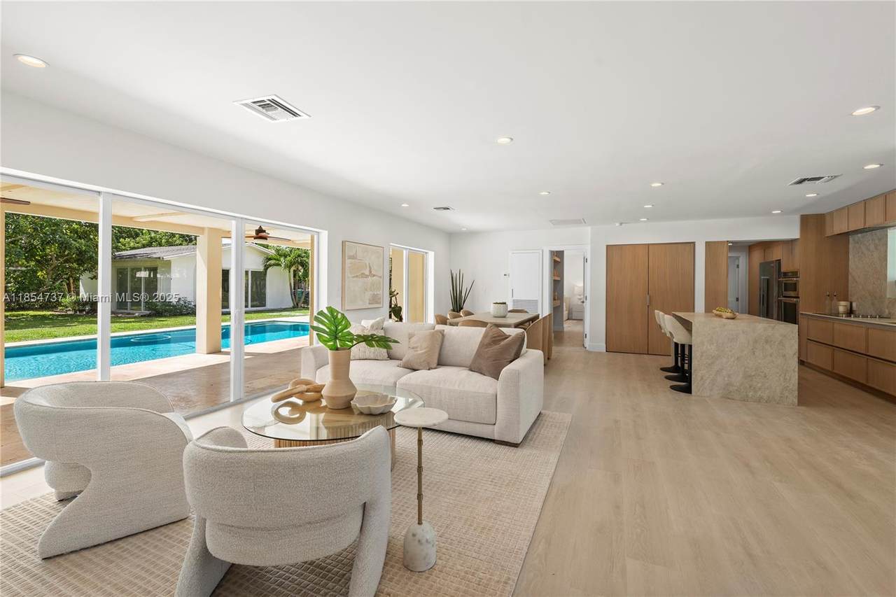 7460 126th St - Photo 1