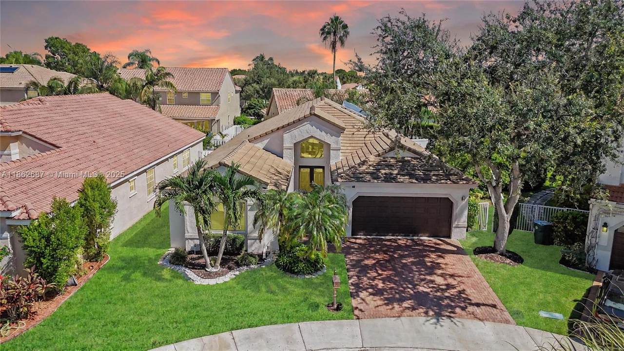 211 Cameron Ct - Photo 1