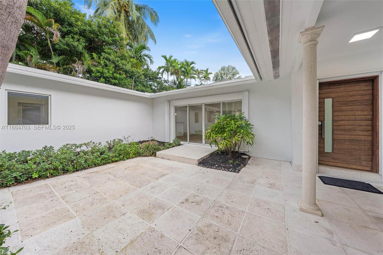 https://bt-photos.global.ssl.fastly.net/miami/1280_boomver_4_A11884703-2.jpg