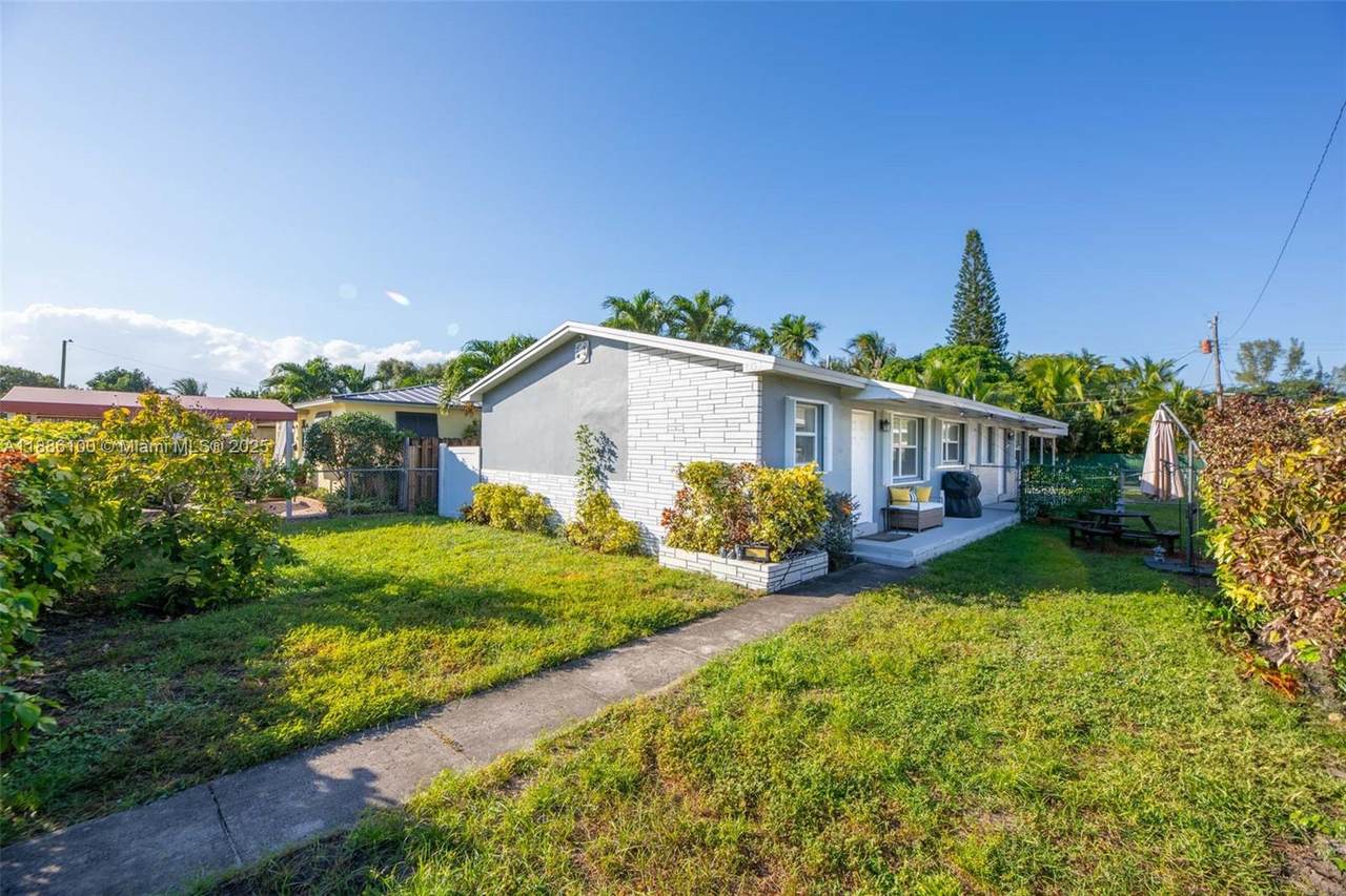 2235 Coolidge St - Photo 1