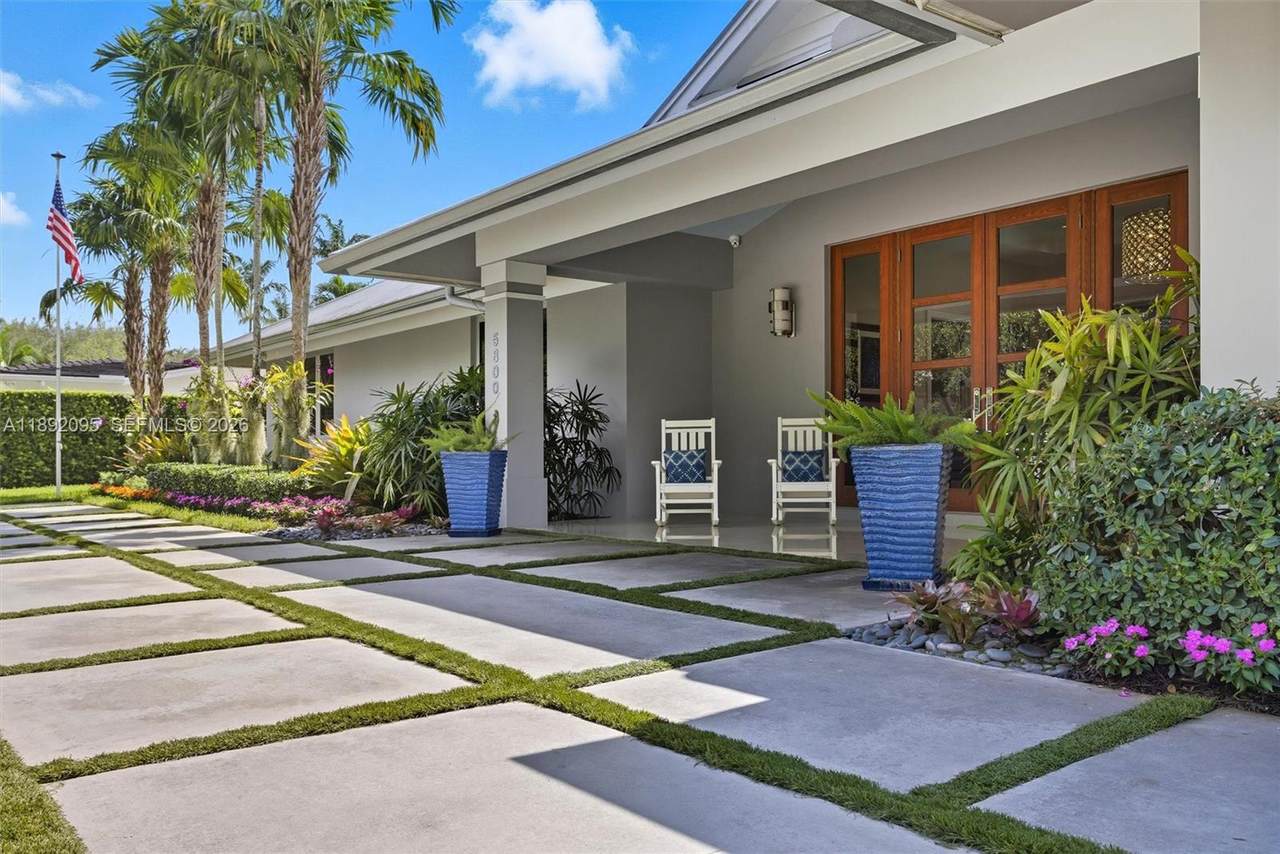 https://bt-photos.global.ssl.fastly.net/miami/1280_boomver_4_A11892095-2.jpg