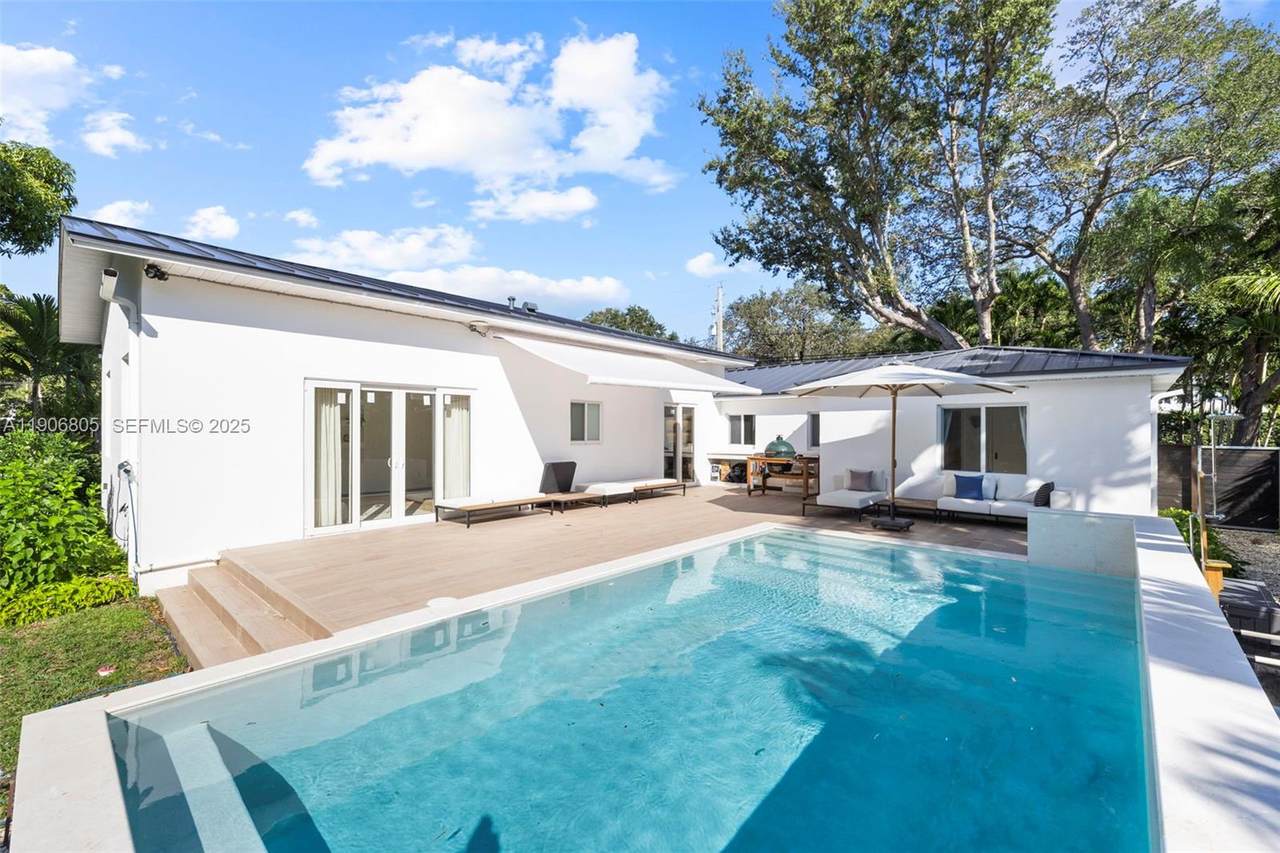 11370 8th Ave - Photo 1