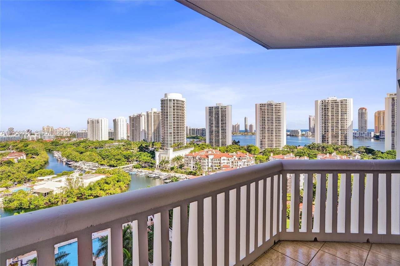 2000 Island Blvd - Photo 1