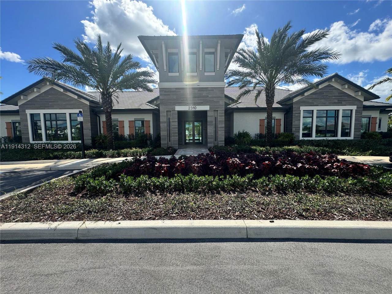 2162 Appleton Cir N - Photo 1