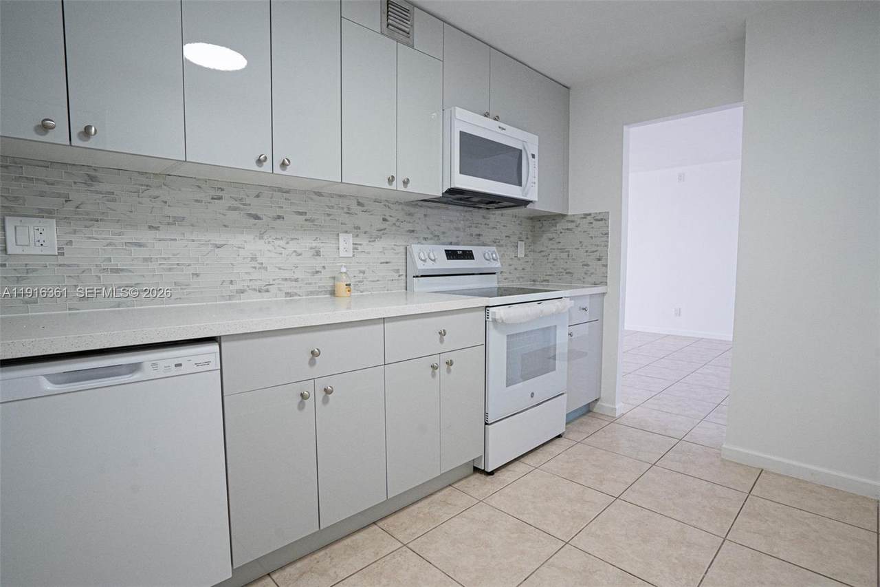 1849 Ocean Dr - Photo 1