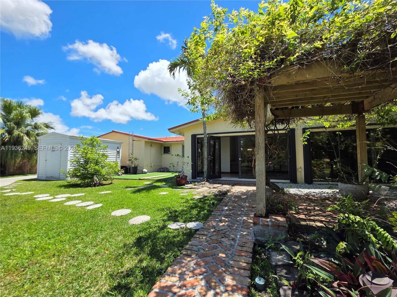 https://bt-photos.global.ssl.fastly.net/miami/1280_boomver_5_A11936249-2.jpg