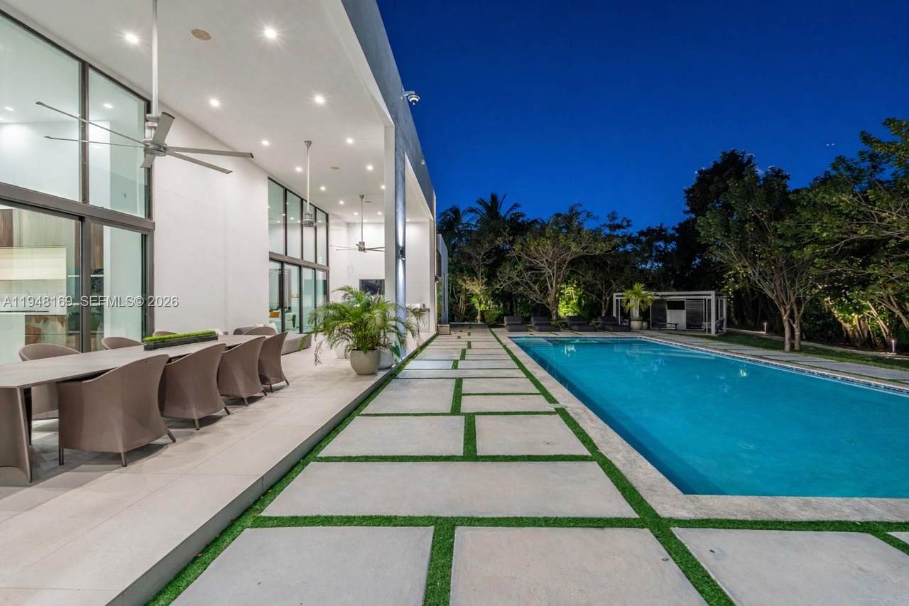 https://bt-photos.global.ssl.fastly.net/miami/1280_boomver_4_A11948169-2.jpg