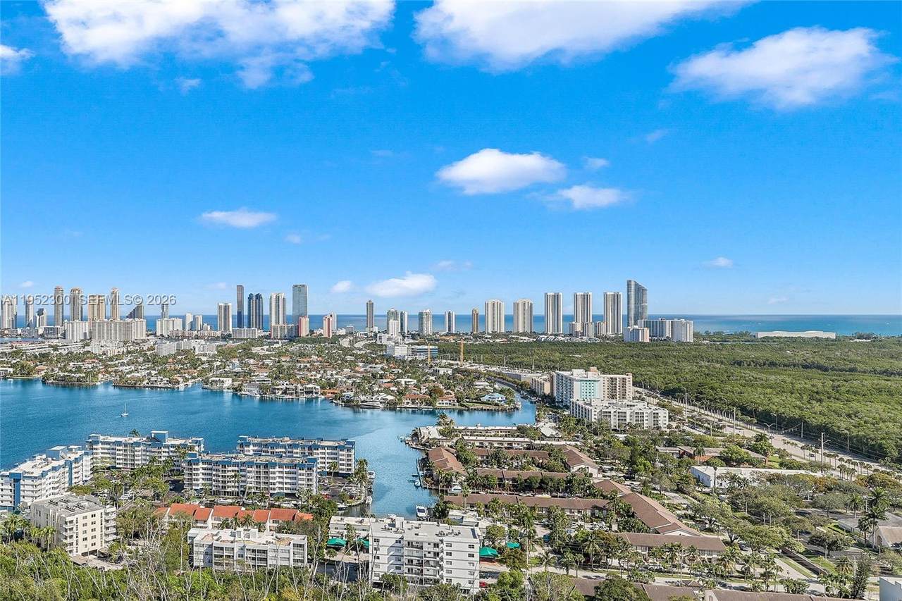 16385 Biscayne Blvd - Photo 1