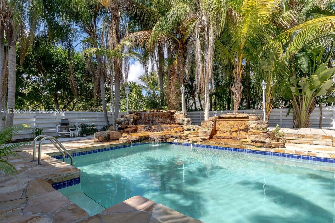 https://bt-photos.global.ssl.fastly.net/miami/1280_boomver_4_A11959818-2.jpg