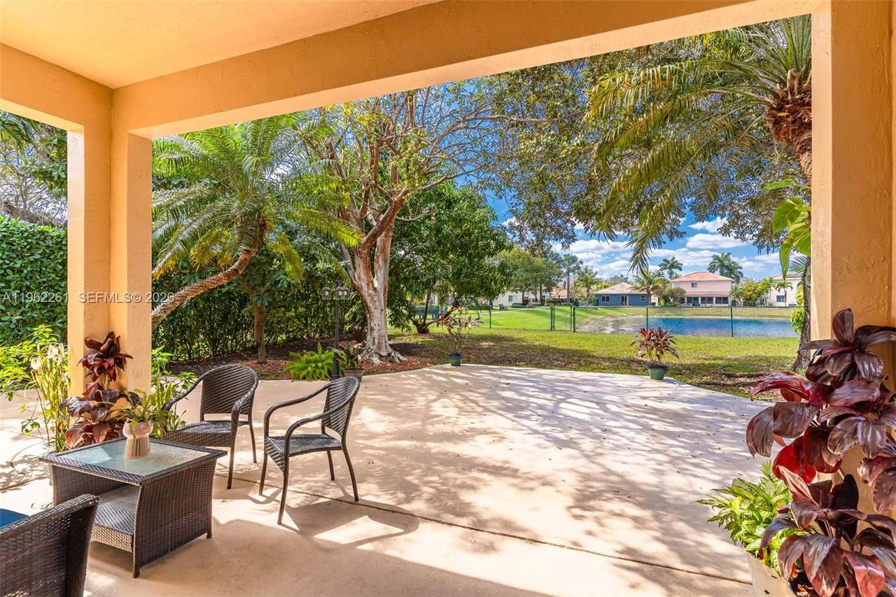https://bt-photos.global.ssl.fastly.net/miami/1280_boomver_4_A11962261-2.jpg