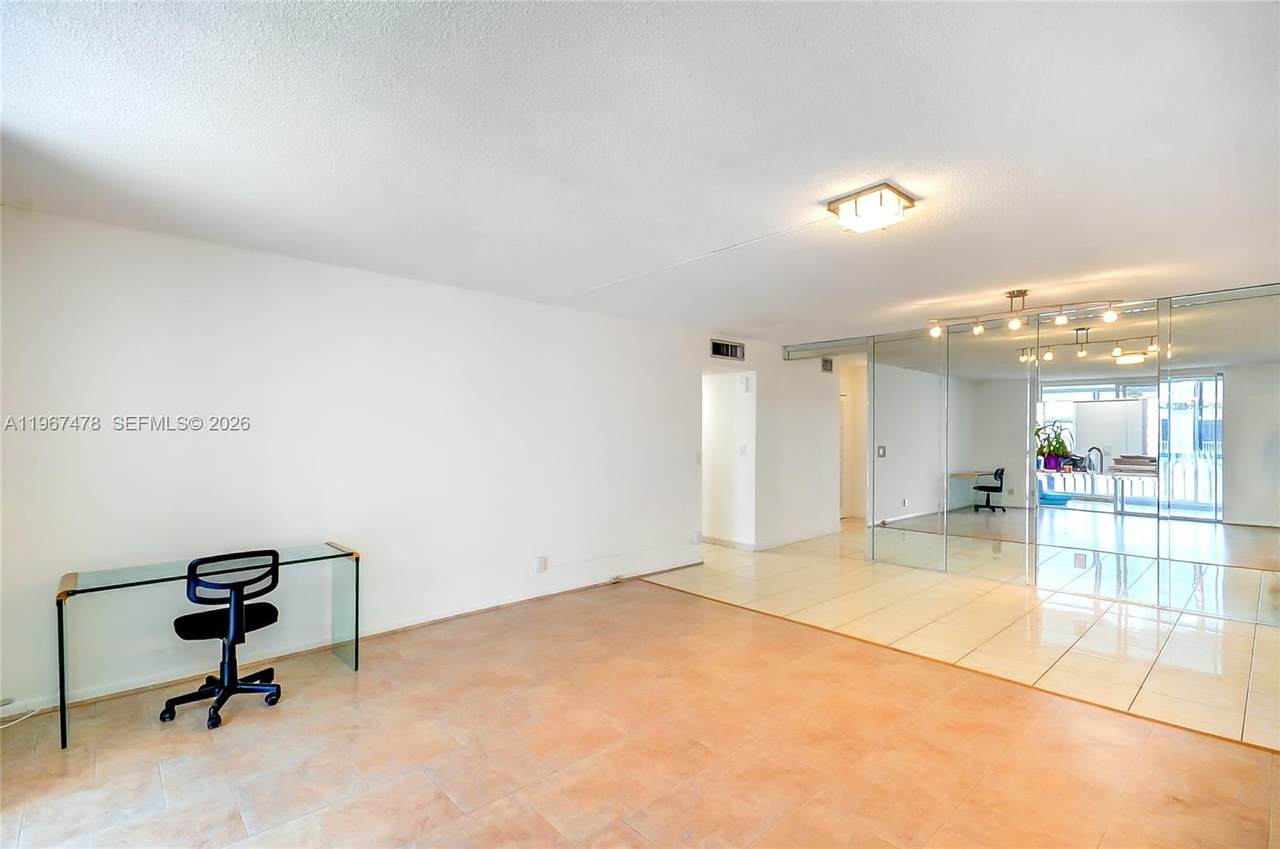 301 14th Ave - Photo 1