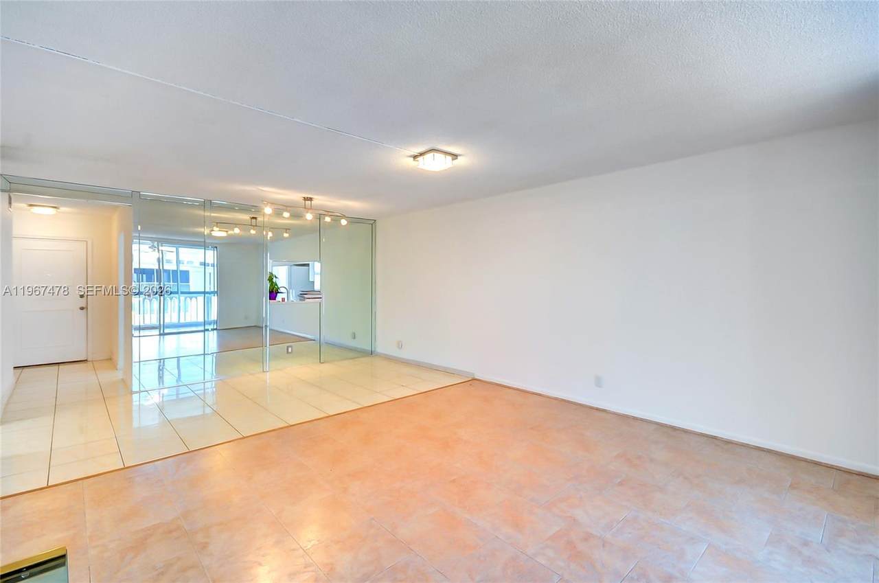 https://bt-photos.global.ssl.fastly.net/miami/1280_boomver_4_A11967478-2.jpg