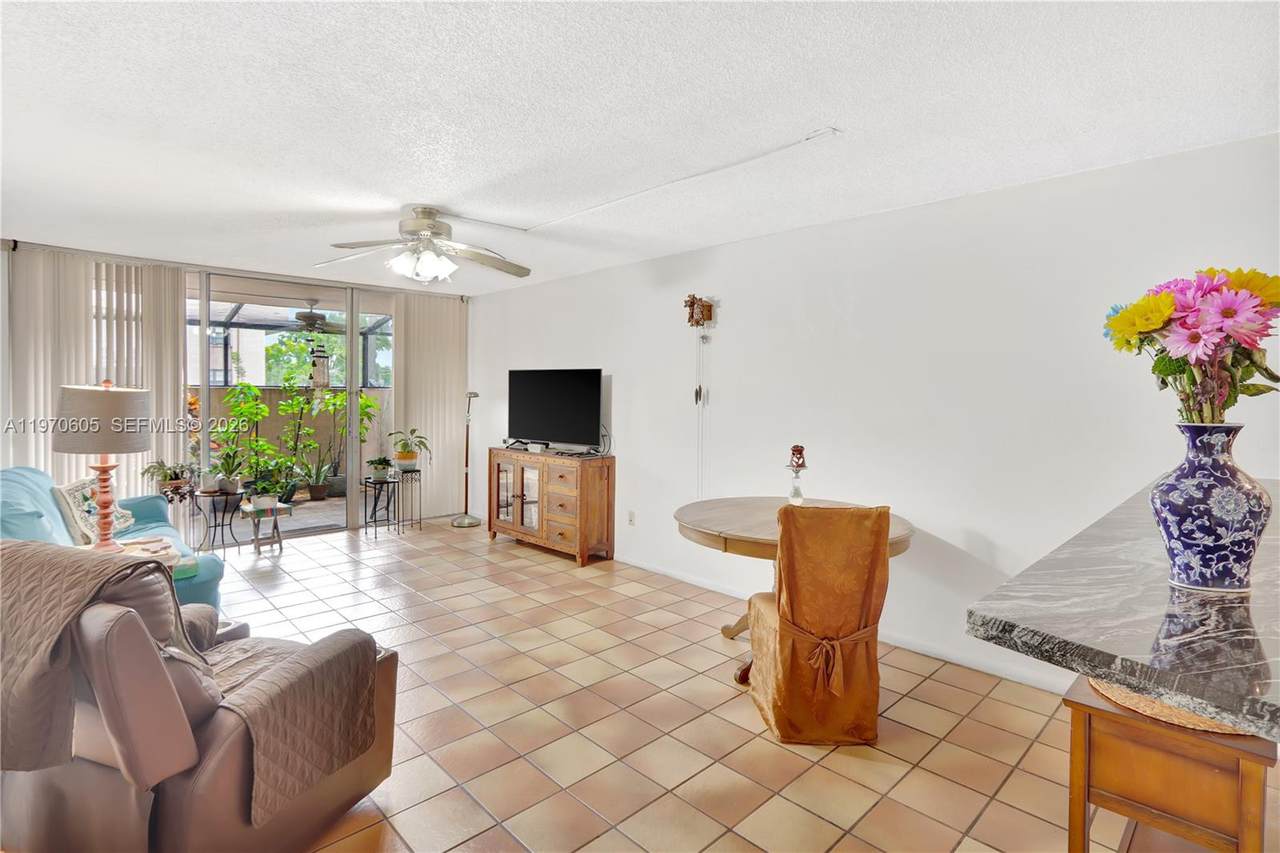 10525 112th Ave - Photo 1
