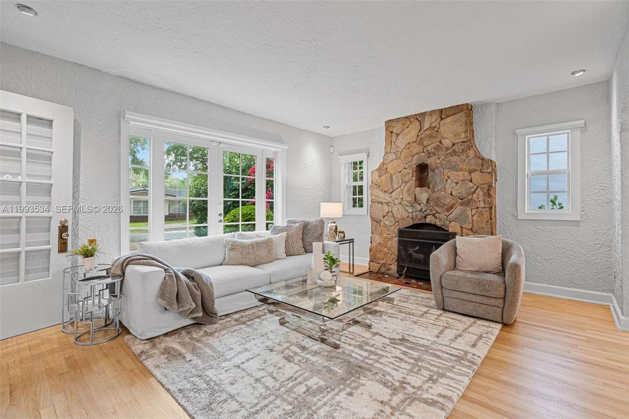 1209 La Mancha Ave - Photo 1