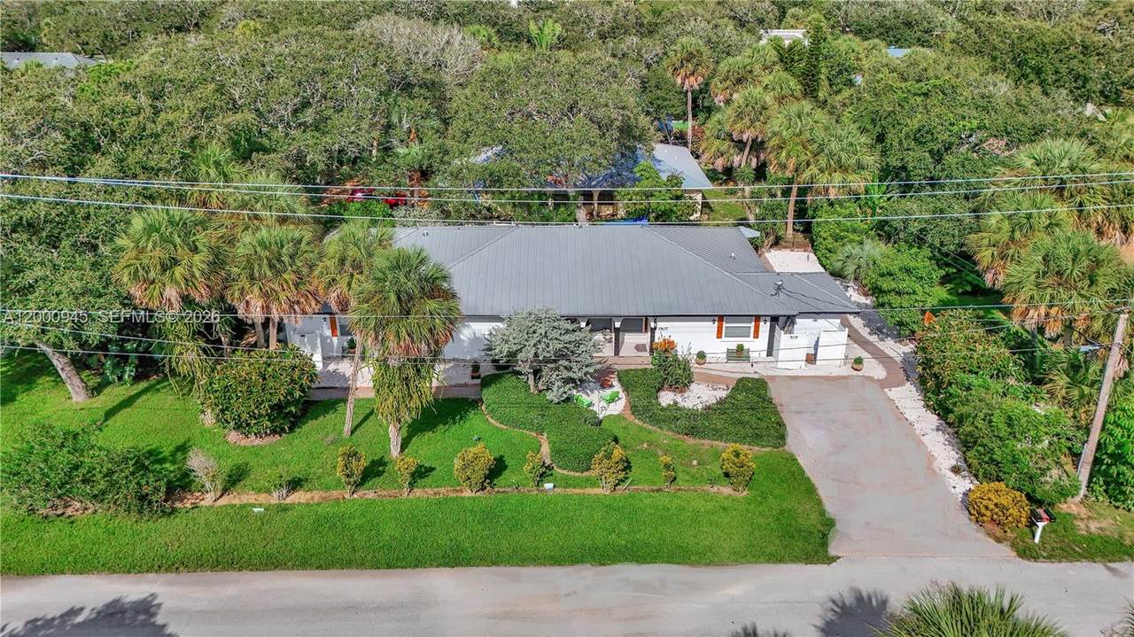1505 Coral Ave - Photo 1