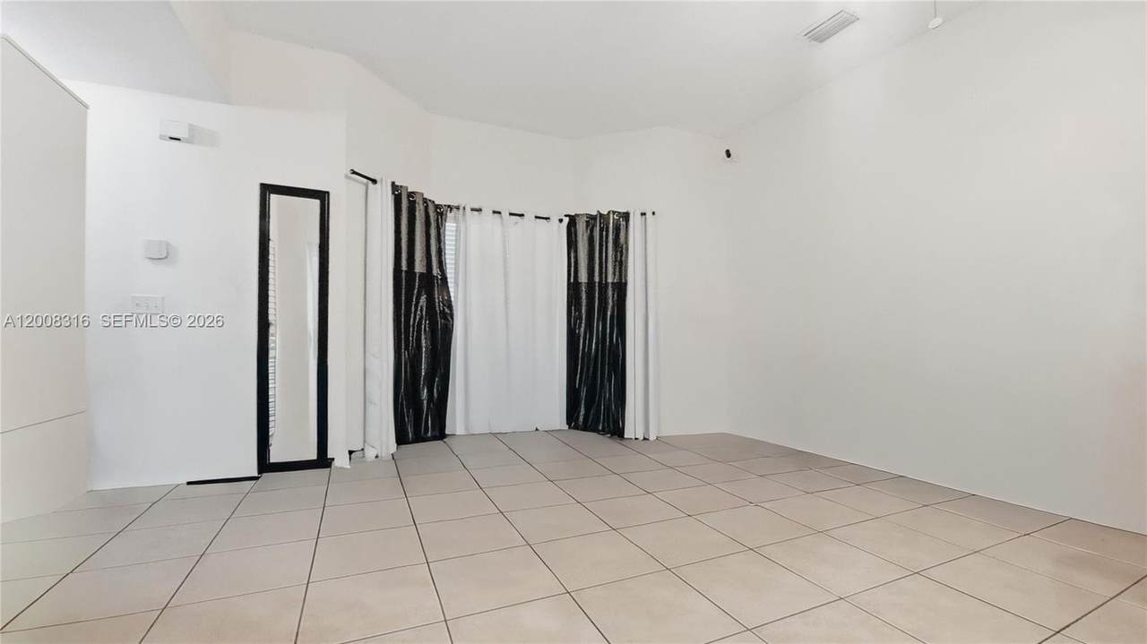 https://bt-photos.global.ssl.fastly.net/miami/1280_boomver_2_A12008316-2.jpg