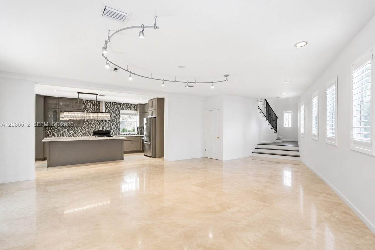 2917 Jackson Ave - Photo 1