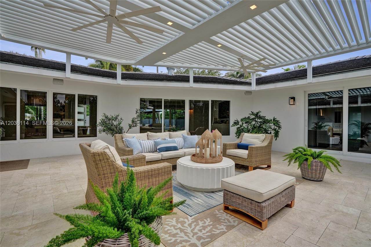 https://bt-photos.global.ssl.fastly.net/miami/1280_boomver_4_A12036114-2.jpg
