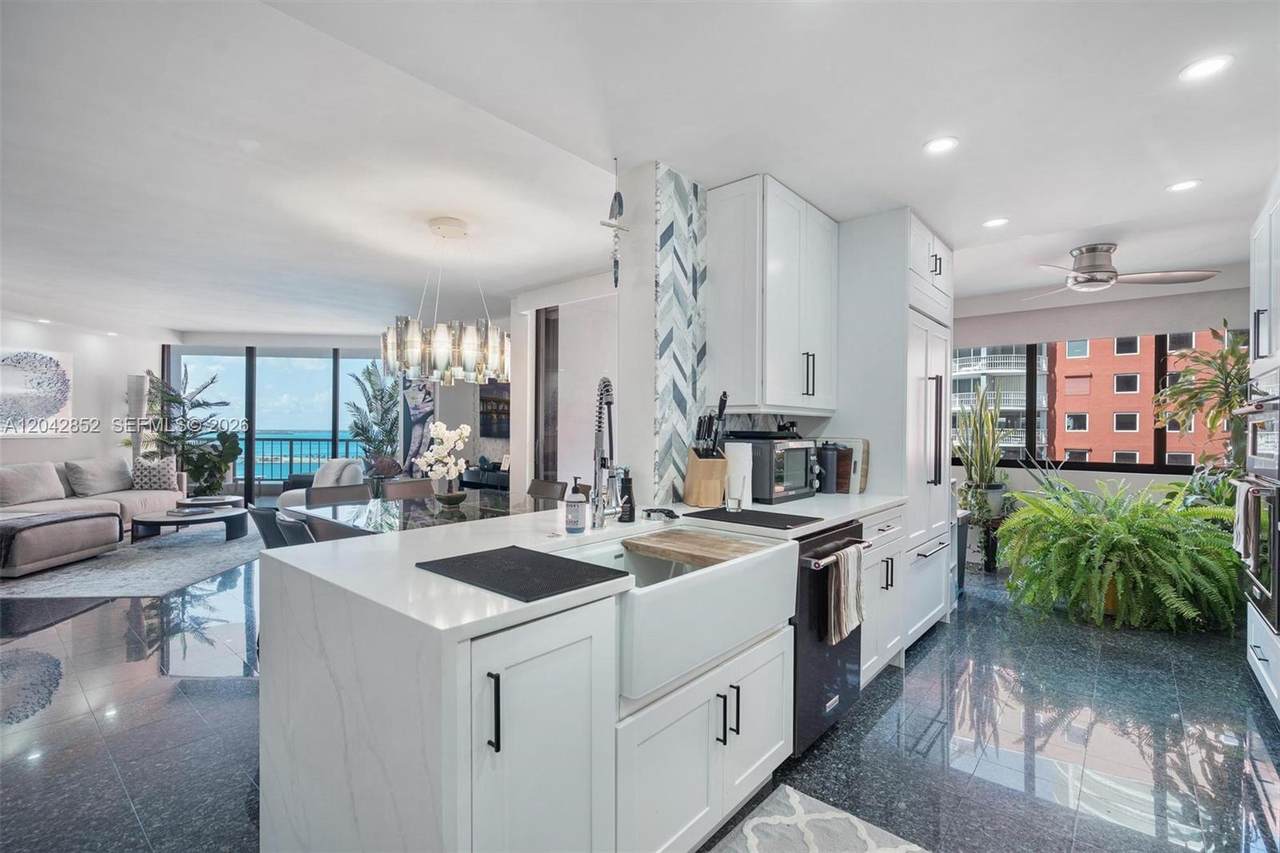 1581 Brickell Ave - Photo 1