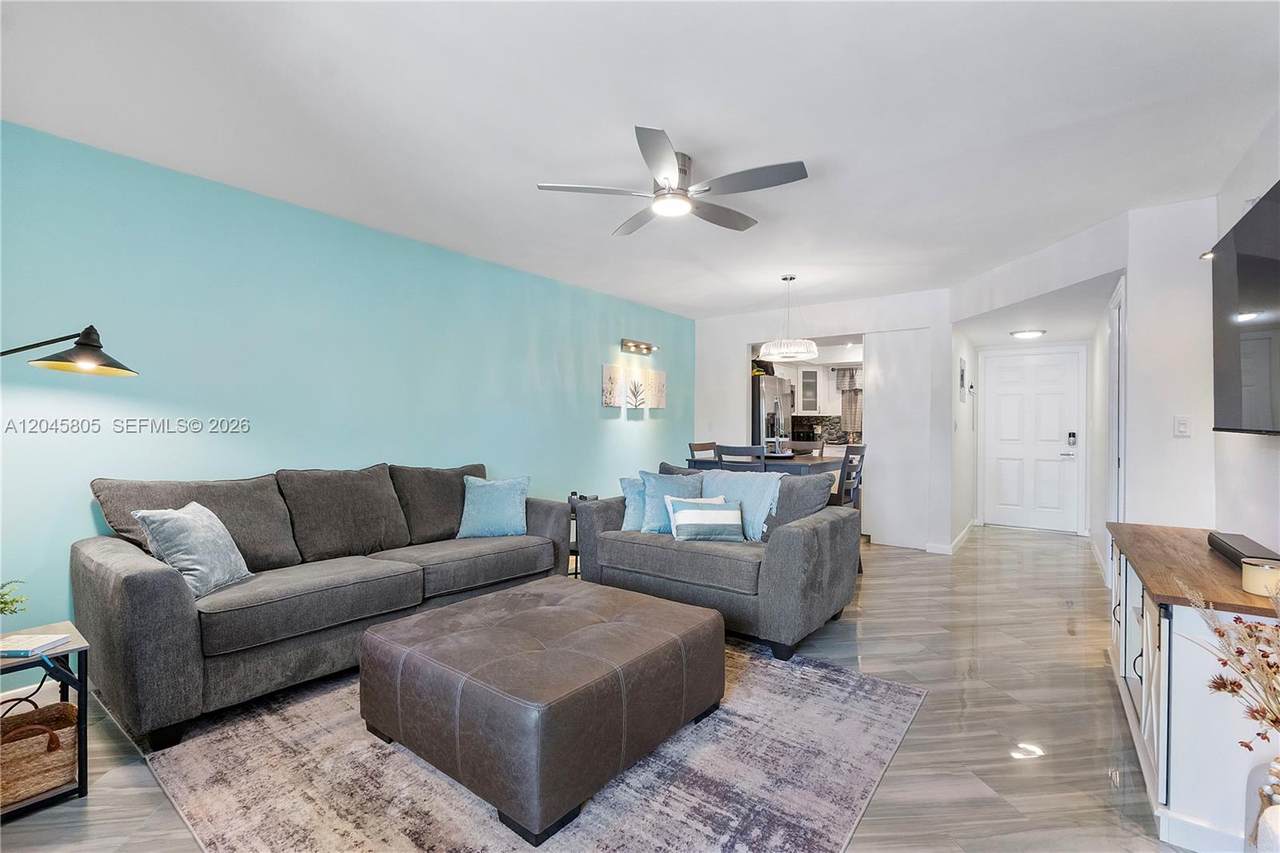 610 Tennis Club Dr - Photo 1
