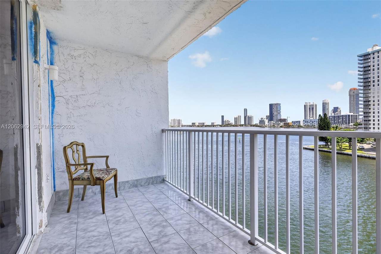 https://bt-photos.global.ssl.fastly.net/miami/1280_boomver_4_A12062942-2.jpg